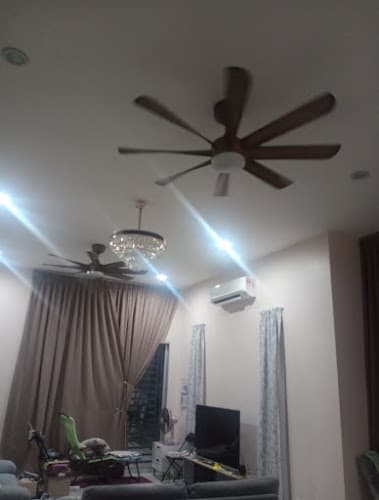 AL AKHTAR GLOBAL logo